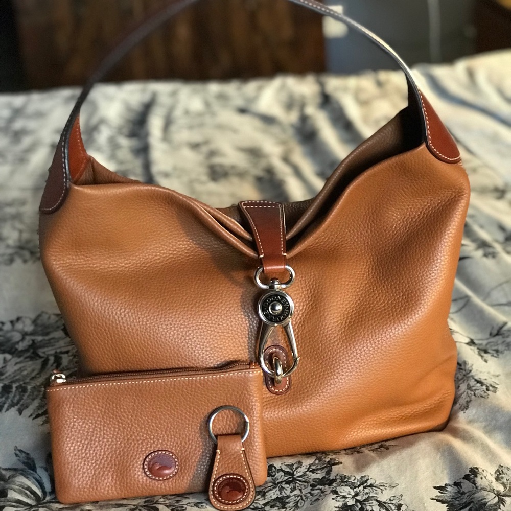 Dooney and Bourke Logo Lock Shoulder w/accessories